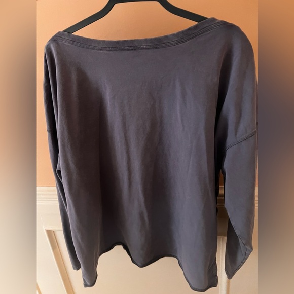 Free People movement high low open neck loose fit top size medium side slits - Picture 6 of 6